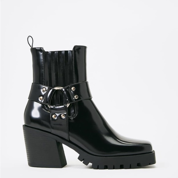 SHOE DAZZLE Black Ankle Boots Buckle Detail Lug Sole Moto Combat Shoes Size 9.5 - Picture 3 of 13